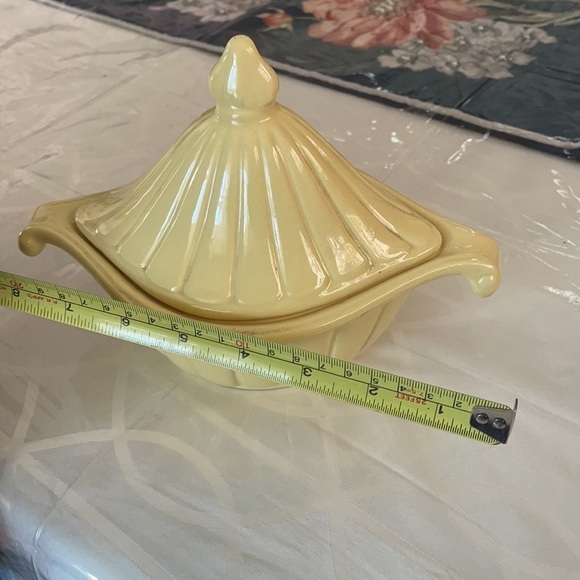 COVERED Scalloped Dish By HAEGER - Picture 8 of 11